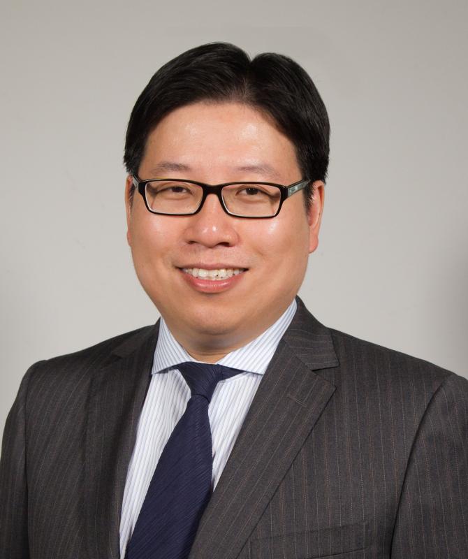 Dr Season Yeung